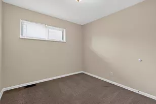 858 W Stephen Dr W, Columbus, OH 43204 - Photo 28
