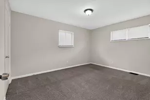 858 W Stephen Dr W, Columbus, OH 43204 - Photo 22