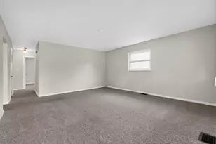 858 W Stephen Dr W, Columbus, OH 43204 - Photo 16