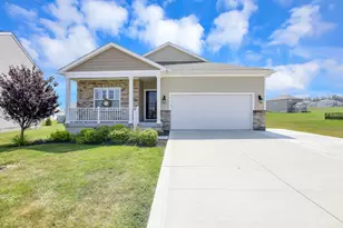 2456 Misty Mdws Pl, Lancaster, OH 43130 - Photo 1