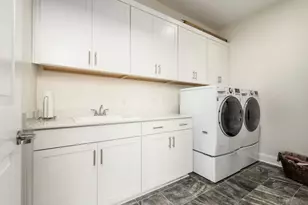 250 W Spring St, Columbus, OH 43215 - Photo 24