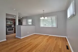 2353 Hanna Dr, Columbus, OH 43211 - Photo 6