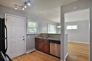 2353 Hanna Dr, Columbus, OH 43211 - Photo 10