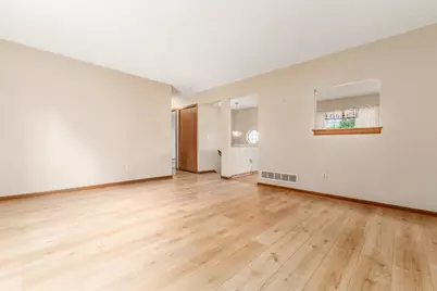 2783 Raphael Drive, Columbus, OH 43232 - Photo 4
