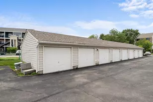 6823 Meadow Creek Dr, Columbus, OH 43235 - Photo 32