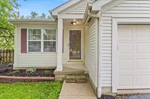 313 Springwood Ln, Marysville, OH 43040 - Photo 2