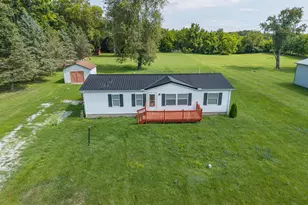 1354 Bloomingburg-New Holland Rd NW, Washington Court House, OH 43160 - Photo 1