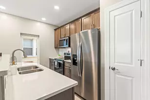 1613 Kohr Pl, Columbus, OH 43211 - Photo 10