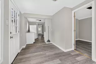 1678 Dewberry Rd, Columbus, OH 43207 - Photo 16