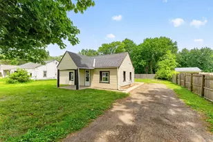 1678 Dewberry Rd, Columbus, OH 43207 - Photo 2