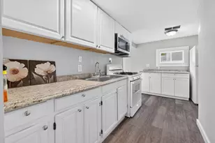 1678 Dewberry Rd, Columbus, OH 43207 - Photo 14