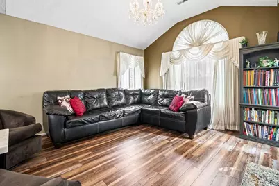 1275 Villa Oaks Court, Columbus, OH 43230 - Photo 2