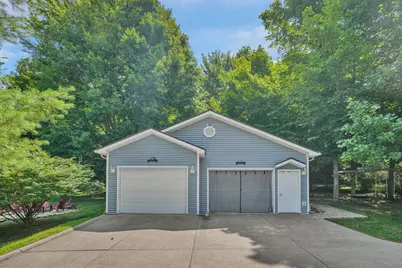 748 King Beach Drive, Howard, OH 43028 - Photo 40