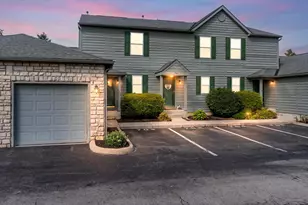 702 Parkgrove Way, Lewis Center, OH 43035 - Photo 2
