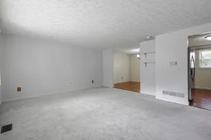 1690 Americana Ct, Columbus, OH 43229 - Photo 6