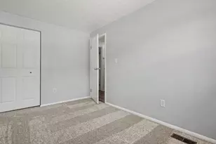 3851 Farm Brook Ln, Columbus, OH 43204 - Photo 14