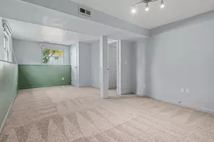 3851 Farm Brook Ln, Columbus, OH 43204 - Photo 20