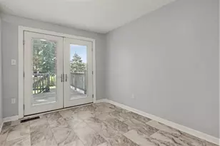 3851 Farm Brook Ln, Columbus, OH 43204 - Photo 6