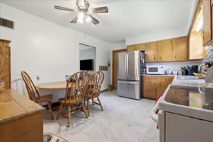 15 E Mound St, Fredericktown, OH 43019 - Photo 8