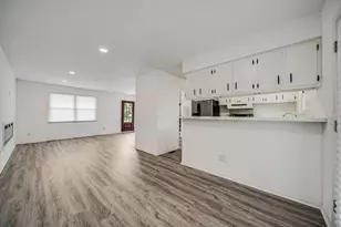 2850 Ravenswood Ct, Columbus, OH 43232 - Photo 16