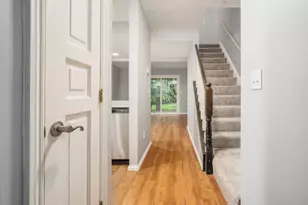 497 Fox Trail Cir E, Westerville, OH 43081 - Photo 2