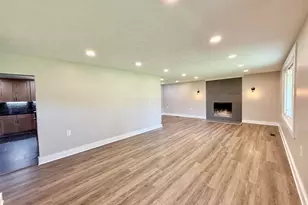 12761 Old Mansfield Rd, Mount Vernon, OH 43050 - Photo 6