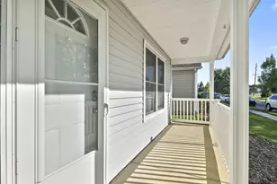 665 Perilous Pl, Galloway, OH 43119 - Photo 4