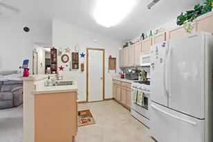 1238 Hunters Walk, Ashland, OH 44805 - Photo 4