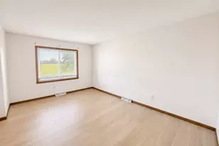 1656 Staffordshire Rd, Columbus, OH 43229 - Photo 4