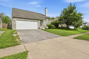 2766 Raphael Dr, Columbus, OH 43232 - Photo 2