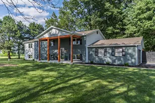 6110 Holiday Ln, Dublin, OH 43016 - Photo 2