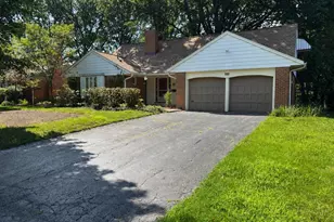 121 Ceramic Dr, Columbus, OH 43214 - Photo 2