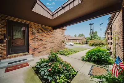 4231 Chaucer Lane, Columbus, OH 43220 - Photo 2