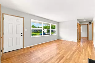1962 E Beaumont Rd, Columbus, OH 43224 - Photo 4