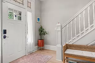 242 S Cypress Ave, Columbus, OH 43223 - Photo 2