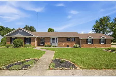 1104 Farmington Lane, Washington Court House, OH 43160 - Photo 1