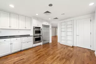 1 Miranova Pl, Columbus, OH 43215 - Photo 6