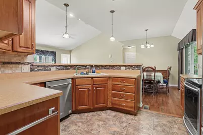 548 Edgehill Circle, Logan, OH 43138 - Photo 8