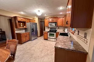 605 Oakwood Dr, Bellefontaine, OH 43311 - Photo 10