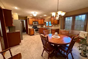 605 Oakwood Dr, Bellefontaine, OH 43311 - Photo 8