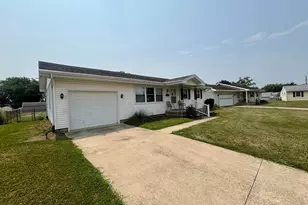 1605 Sunset Dr, Washington Court House, OH 43160 - Photo 1