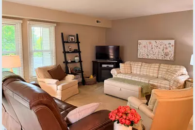 1555 Lafayette Drive #B, Columbus, OH 43220 - Photo 6