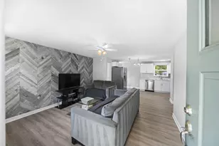 1679 Woodhurst Ct, Columbus, OH 43223 - Photo 12