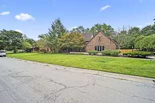 825 Bluffview Dr, Columbus, OH 43235 - Photo 42
