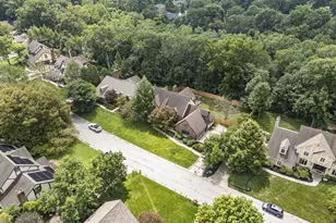 825 Bluffview Dr, Columbus, OH 43235 - Photo 58