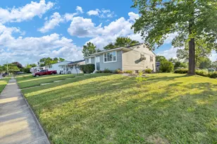 693 Maurine Dr, Columbus, OH 43228 - Photo 4
