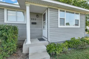 693 Maurine Dr, Columbus, OH 43228 - Photo 2