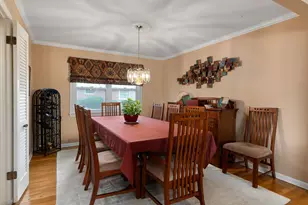 1561 Rose View Dr, Columbus, OH 43209 - Photo 10