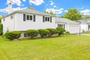 5485 Walshire Dr, Columbus, OH 43232 - Photo 2