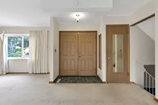5485 Walshire Dr, Columbus, OH 43232 - Photo 6